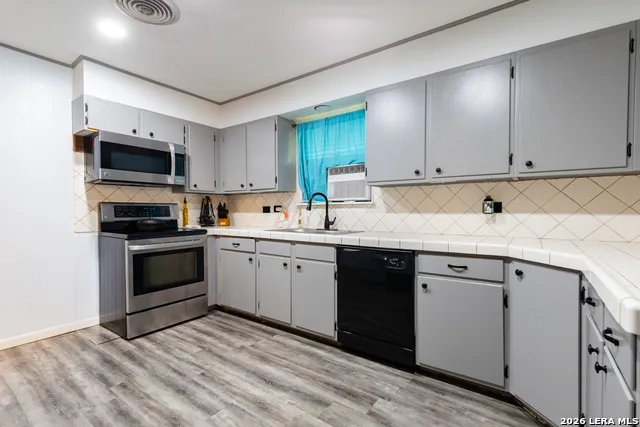 717 E. Brazos Pearsall, TX 78061