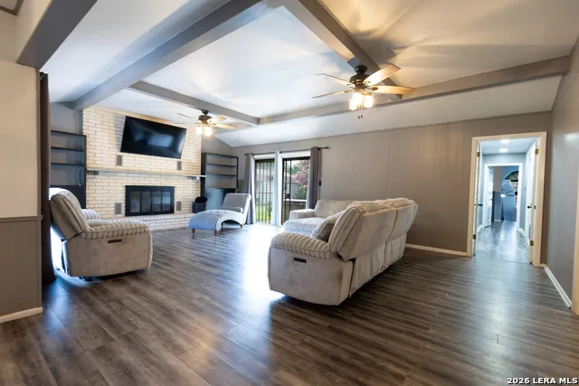717 E. Brazos Pearsall, TX 78061