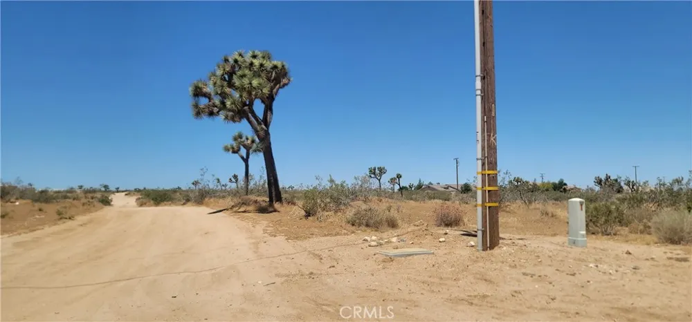 12350 Pueblo Trl Phelan, CA 92392