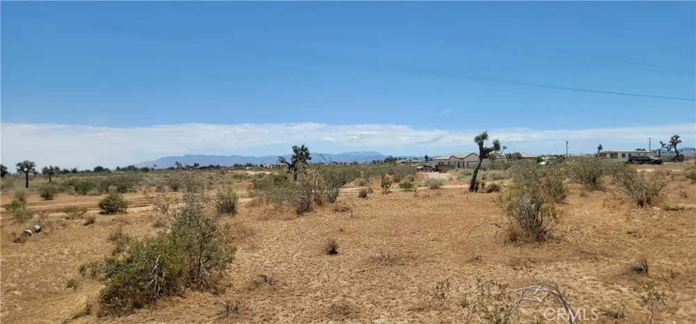 12350 Pueblo Trl Phelan, CA 92392