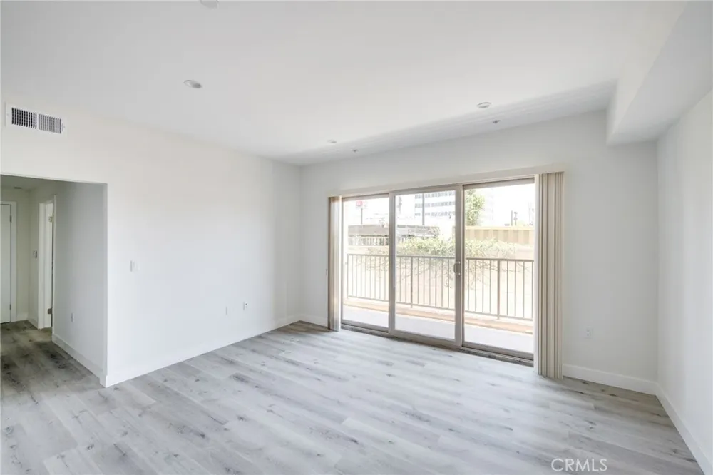 14526 Hartland Street #103 Van Nuys, CA 91405