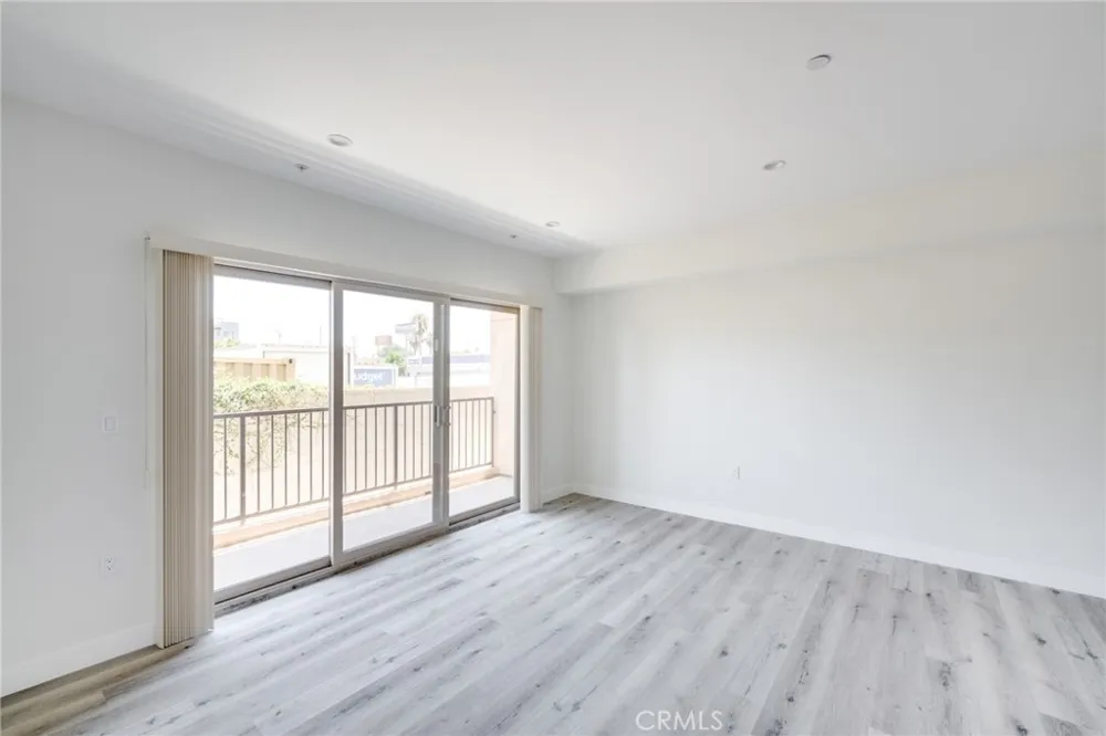 14526 Hartland Street #103 Van Nuys, CA 91405