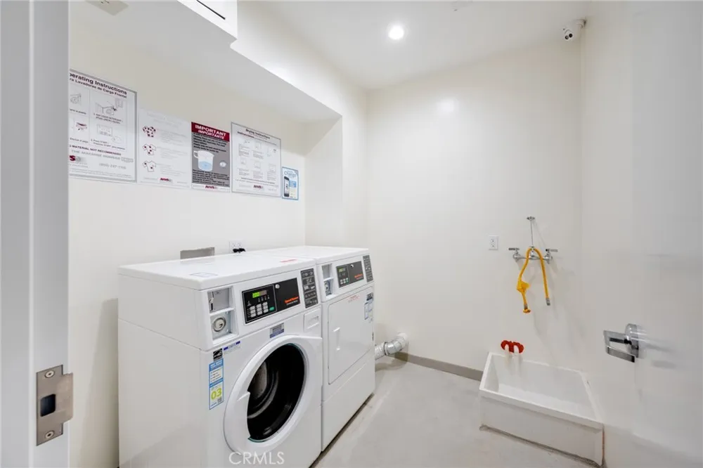 14526 Hartland Street #103 Van Nuys, CA 91405
