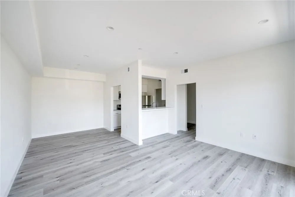 14526 Hartland Street #103 Van Nuys, CA 91405