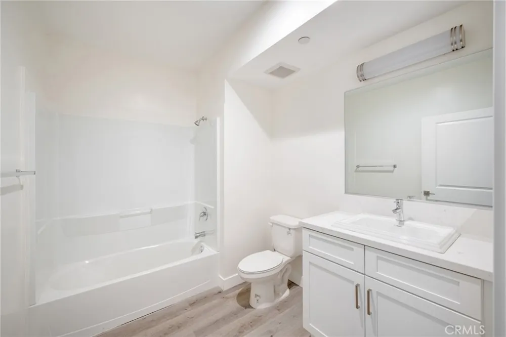 14526 Hartland Street #103 Van Nuys, CA 91405