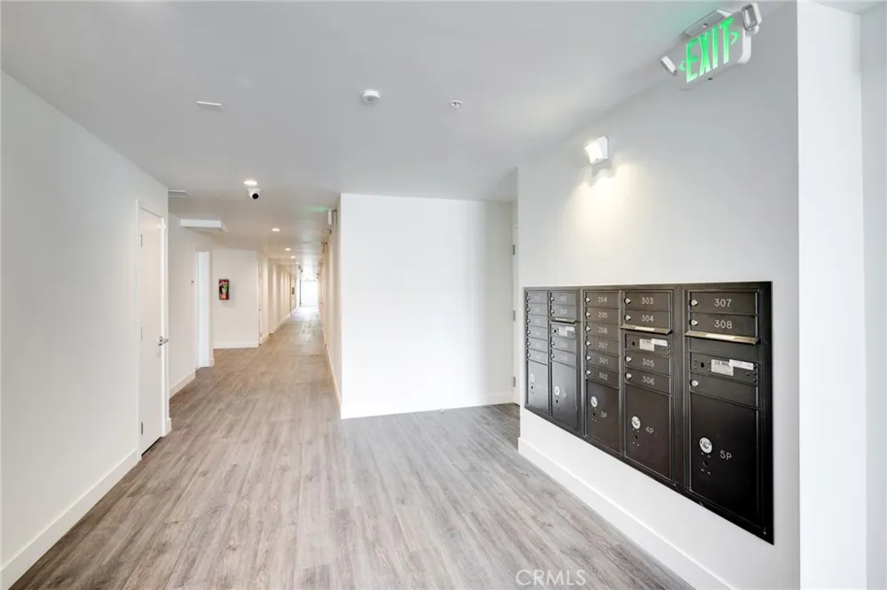 14526 Hartland Street #103 Van Nuys, CA 91405
