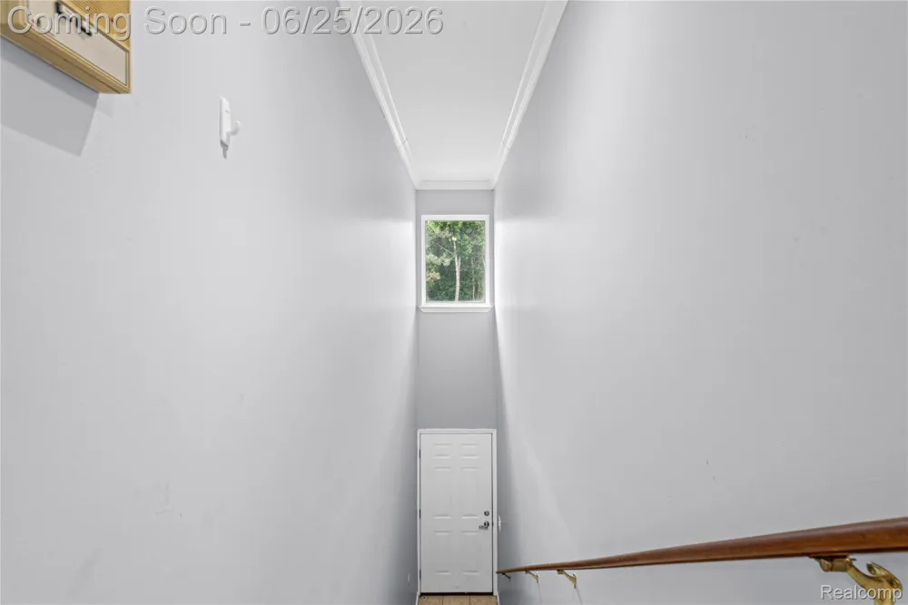 33693 Pondview Circle Livonia City, MI 48152