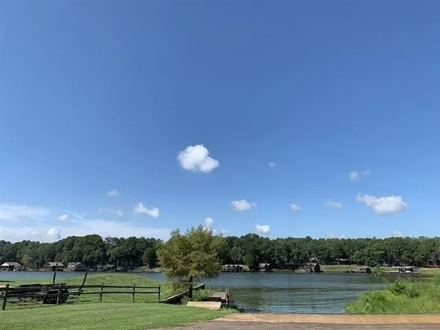 18 Angelina St Mount Vernon, TX 75457