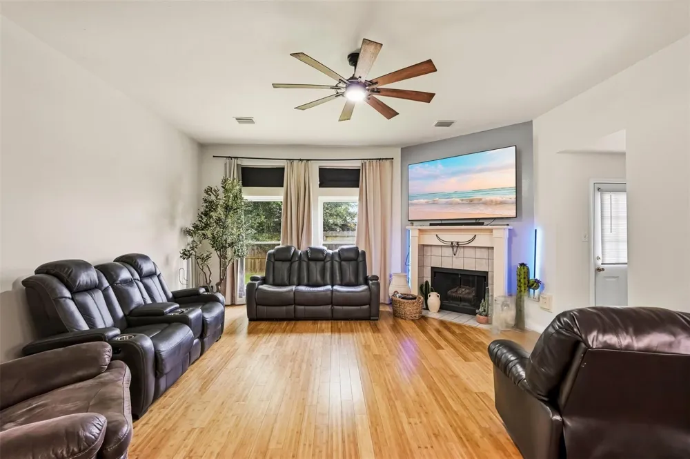 5034 Glenview Drive La Porte, TX 77571