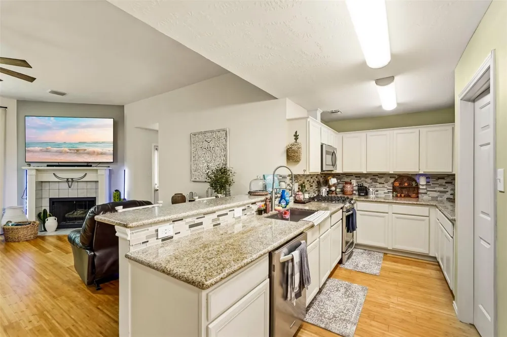 5034 Glenview Drive La Porte, TX 77571