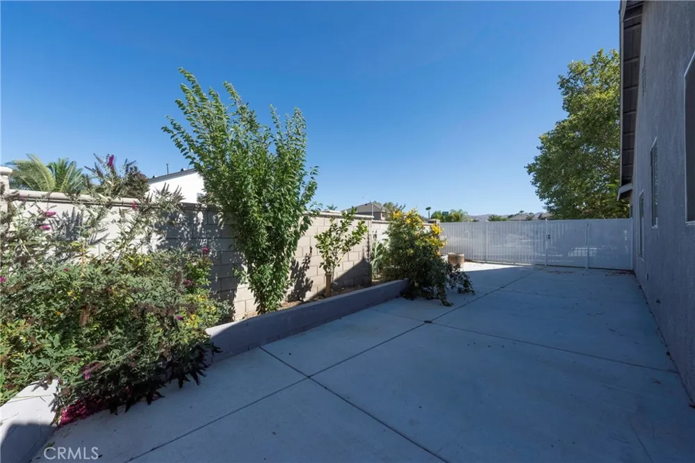 43714 Amazon Hemet, CA 92544