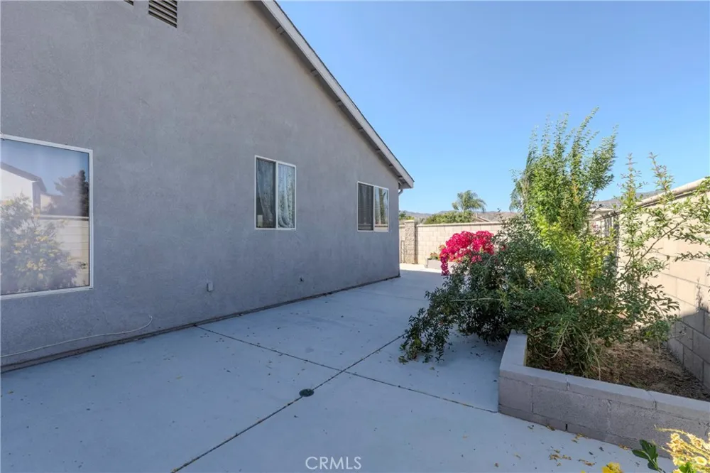 43714 Amazon Hemet, CA 92544