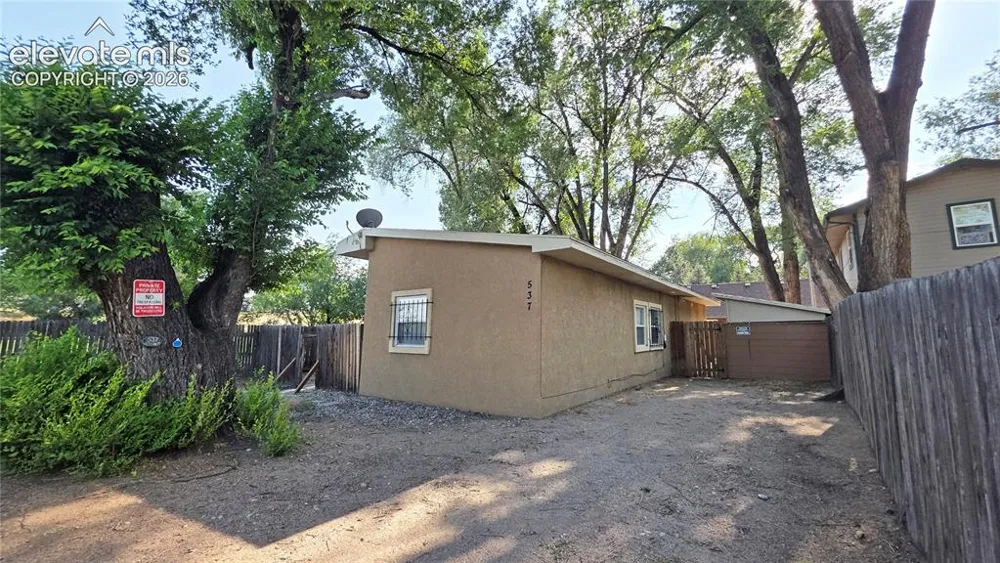 537 Crockett Lane Colorado Springs, CO 80905