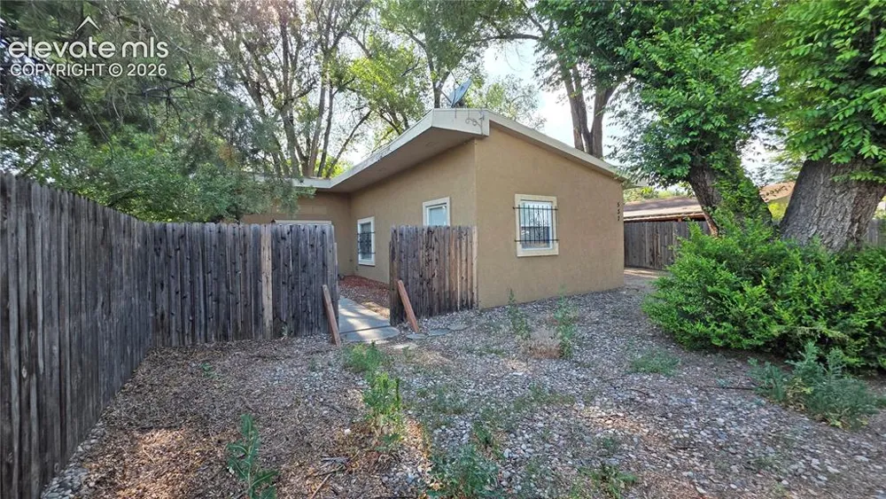 537 Crockett Lane Colorado Springs, CO 80905
