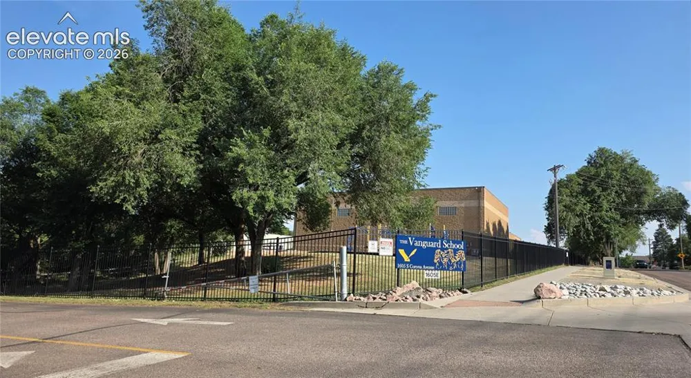 537 Crockett Lane Colorado Springs, CO 80905