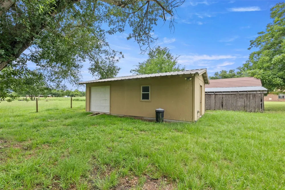 970 Martin Road Madisonville, TX 77864