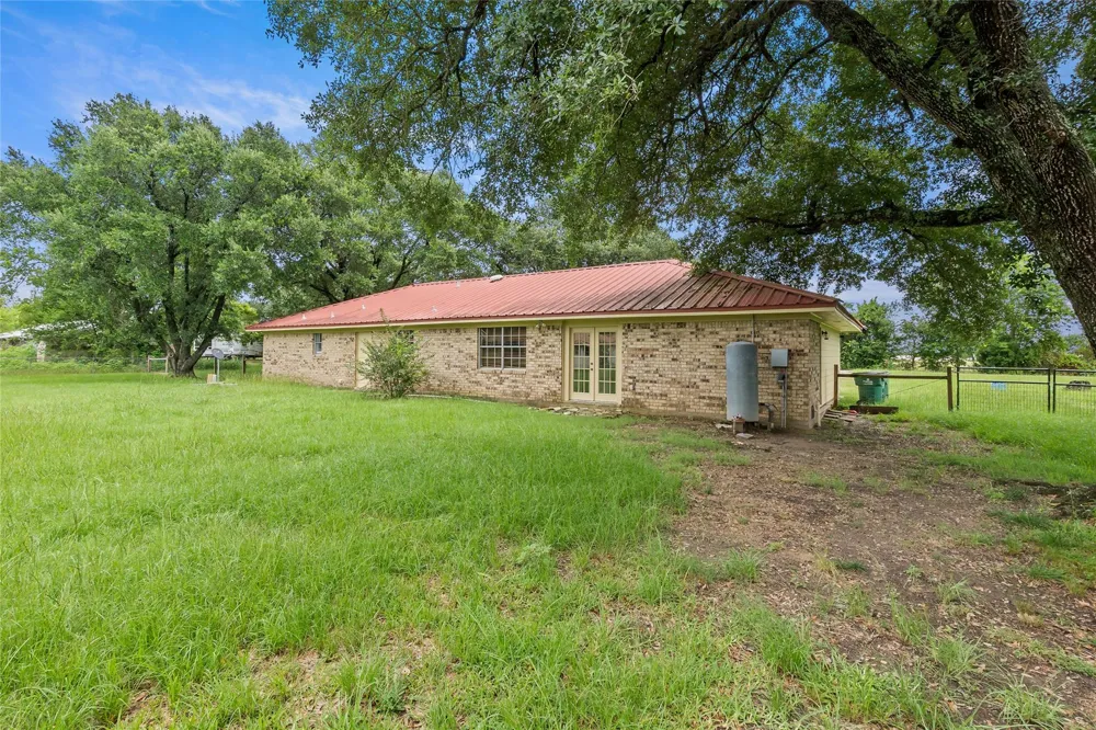 970 Martin Road Madisonville, TX 77864