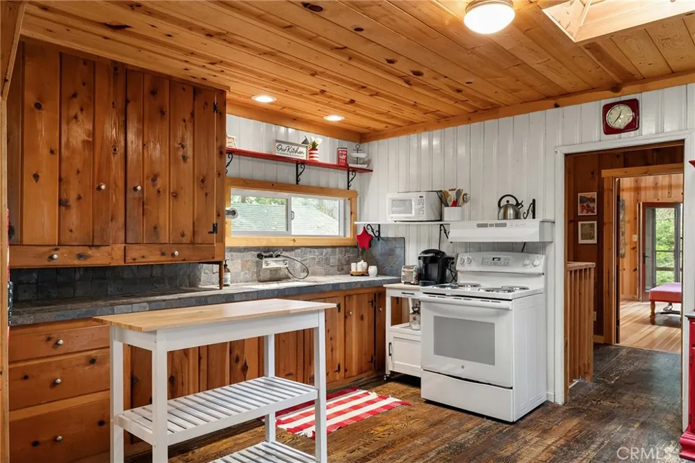 15 Toyon Trail Berry Creek, CA 95916