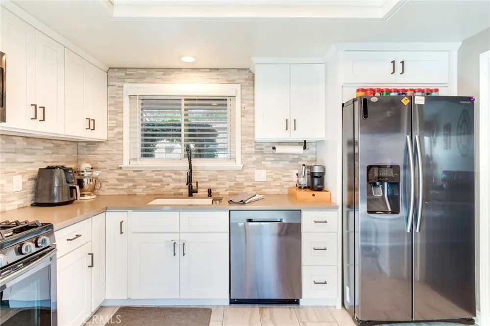 1182 Mountain Gate Upland, CA 91786