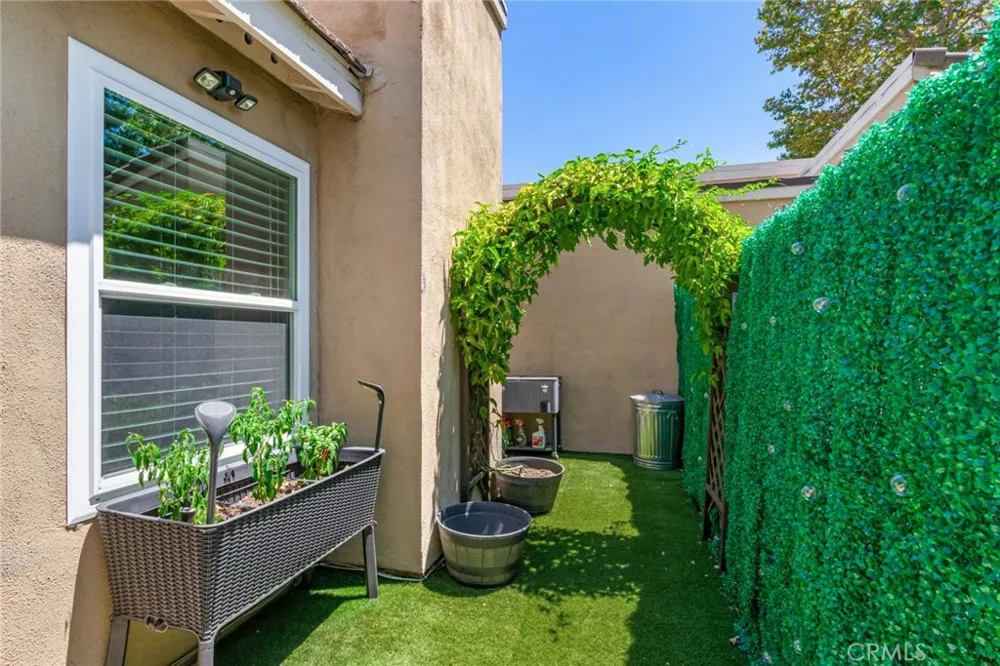 1182 Mountain Gate Upland, CA 91786