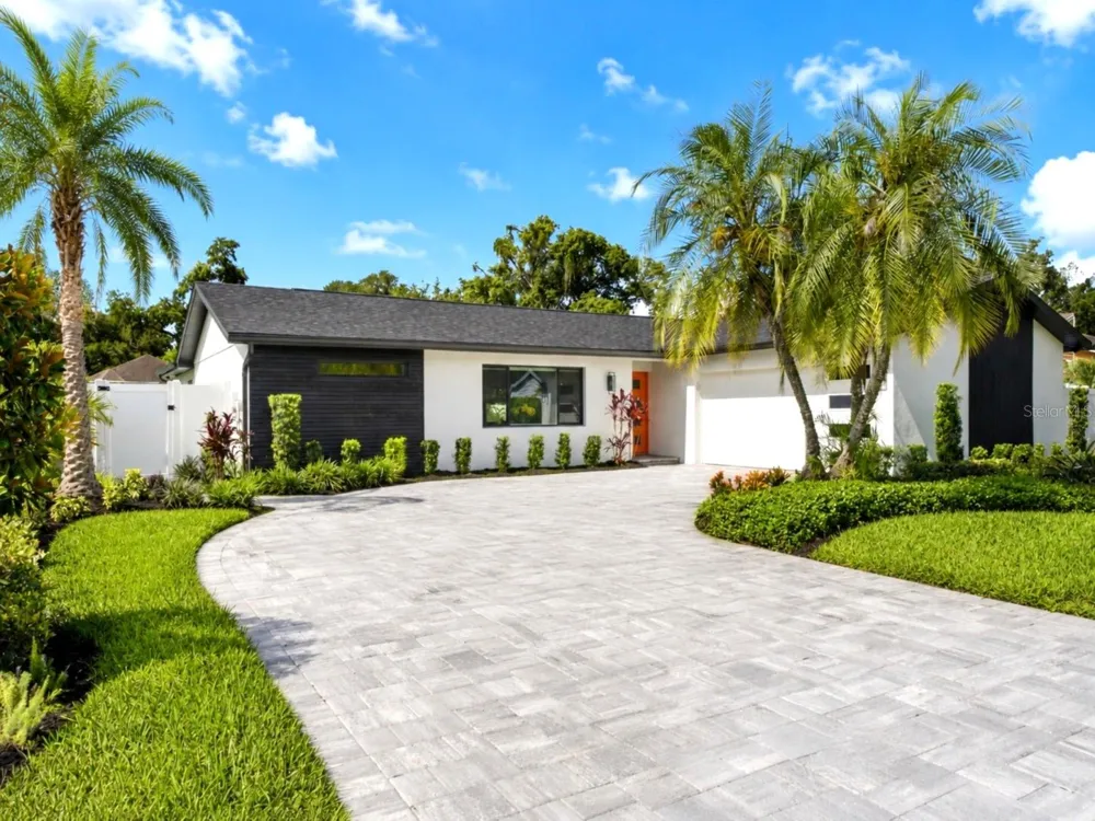 906 SAMY DRIVE Tampa, FL 33613