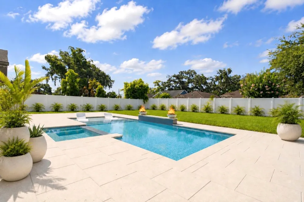 906 SAMY DRIVE Tampa, FL 33613
