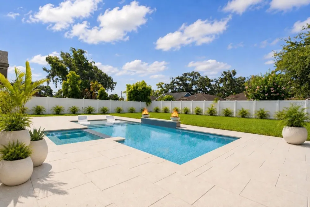 906 SAMY DRIVE Tampa, FL 33613