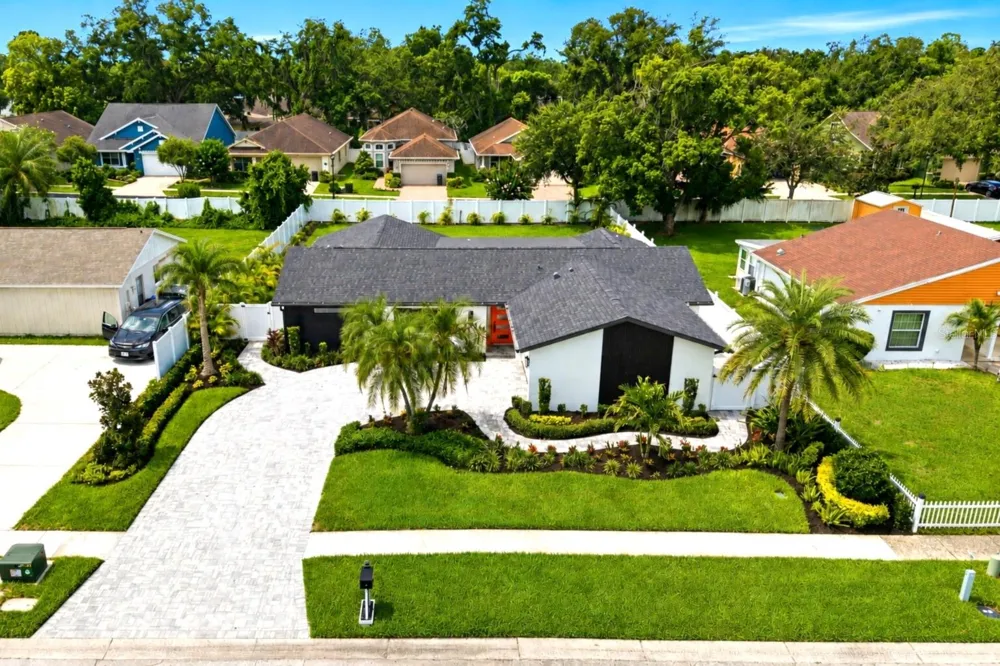 906 SAMY DRIVE Tampa, FL 33613
