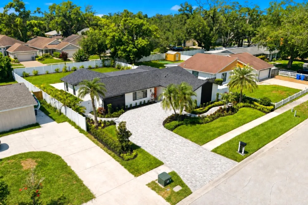 906 SAMY DRIVE Tampa, FL 33613