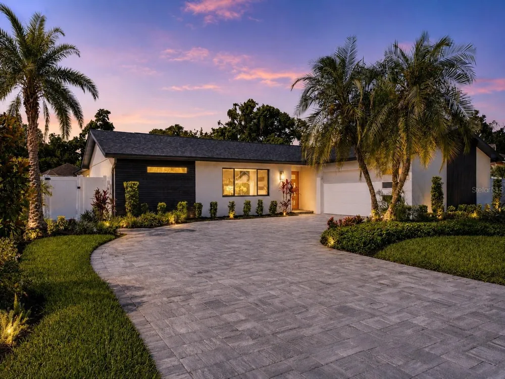 906 SAMY DRIVE Tampa, FL 33613
