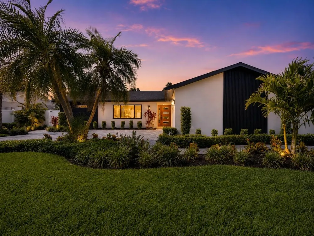 906 SAMY DRIVE Tampa, FL 33613