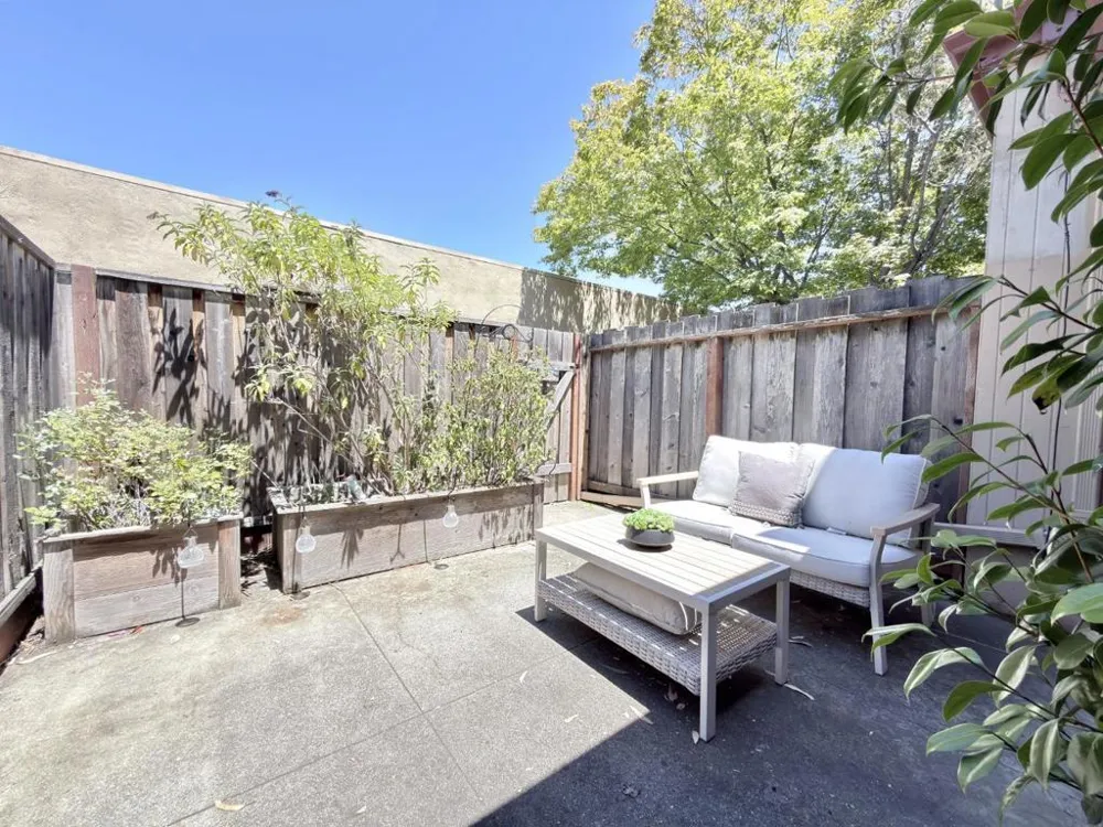 1531 Marina Court #B San Mateo, CA 94403