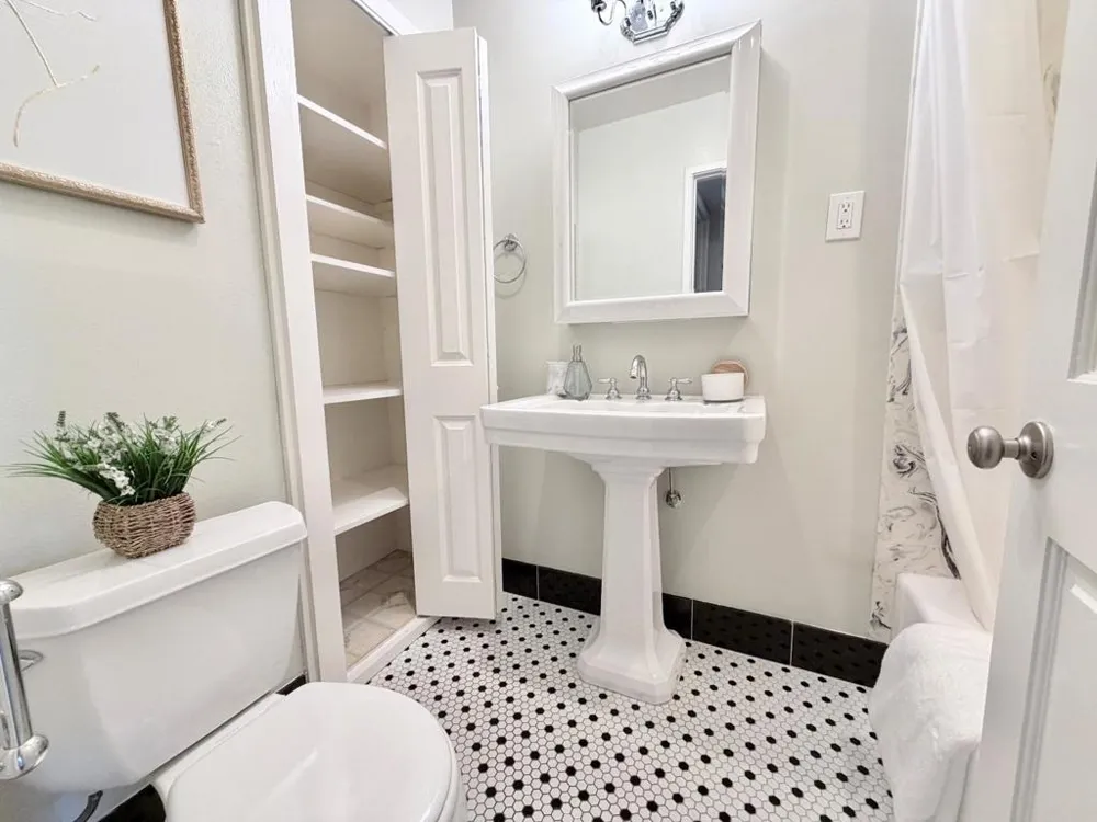 1531 Marina Court #B San Mateo, CA 94403