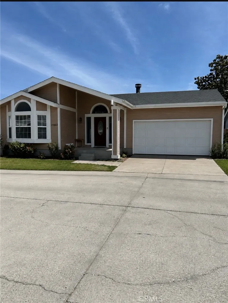 19842 Emerald Creek Canyon Country, CA 91351