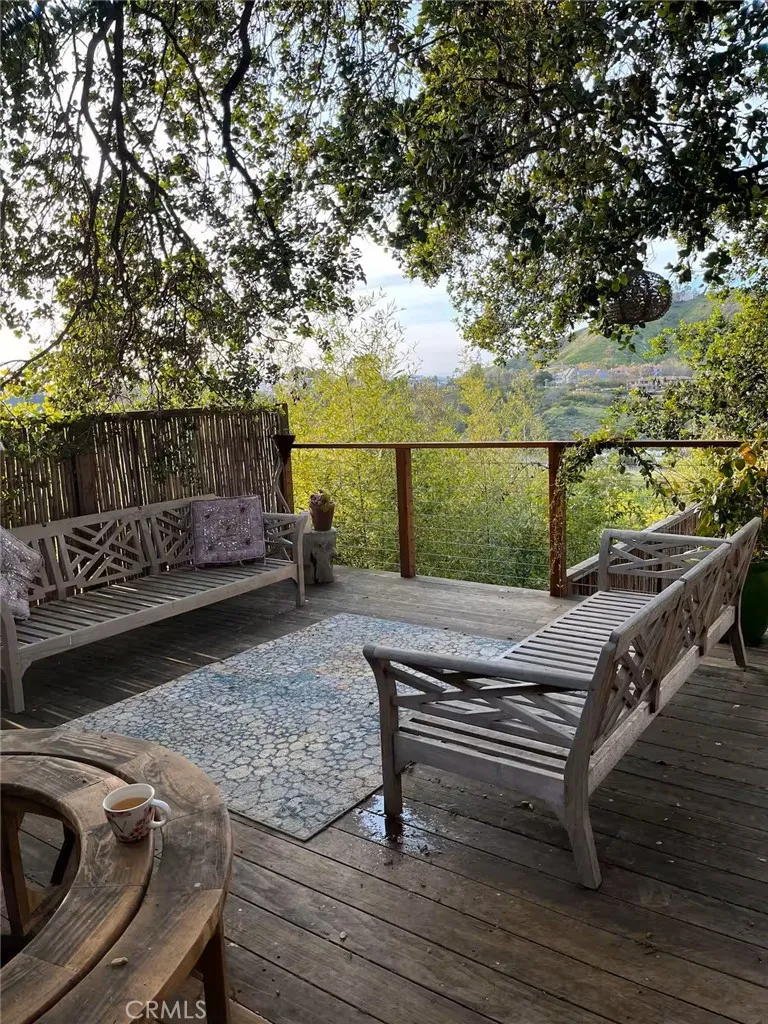 3543 Poppy Calabasas, CA 91302