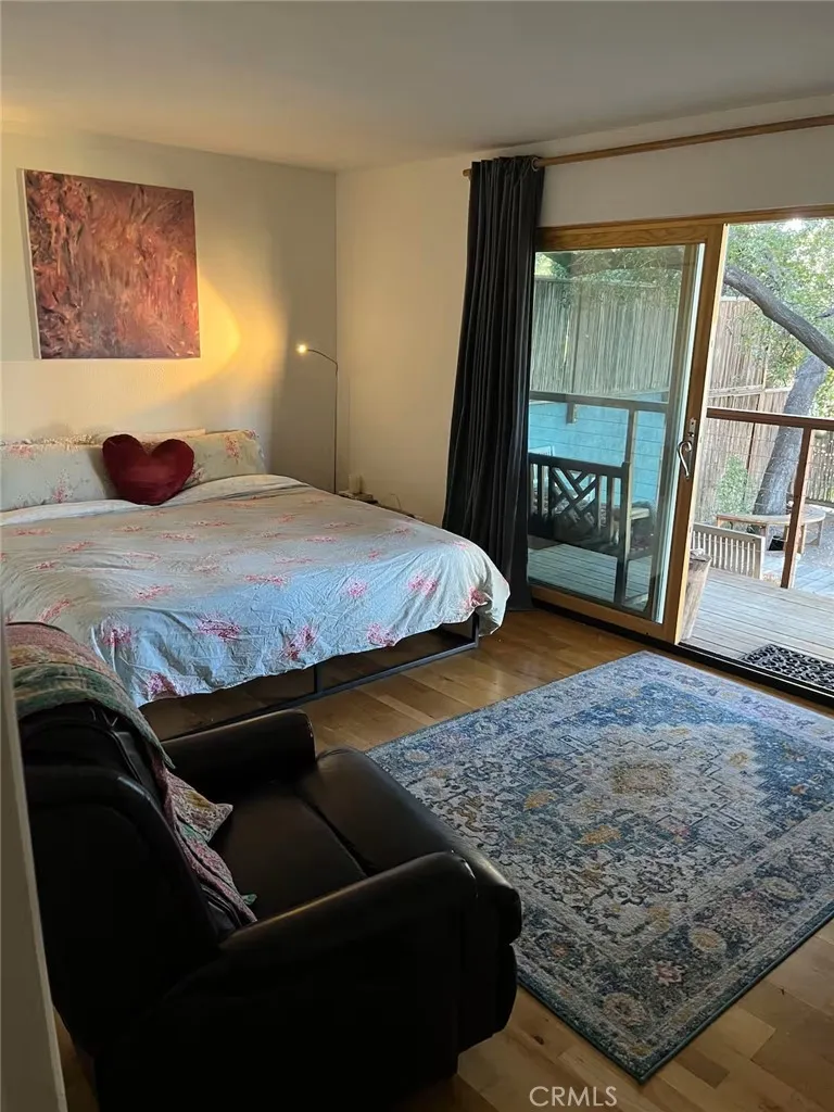 3543 Poppy Calabasas, CA 91302