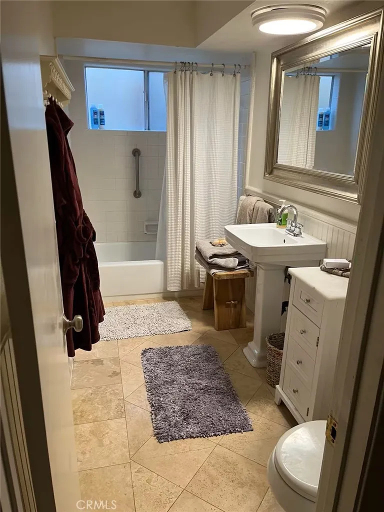 3543 Poppy Calabasas, CA 91302