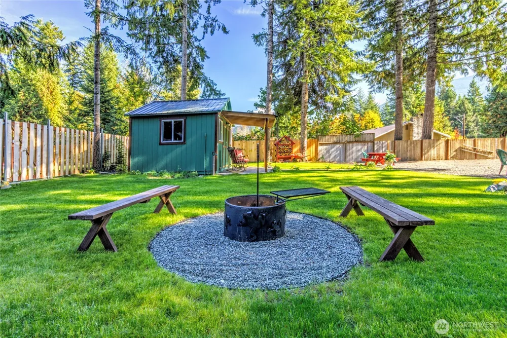 105 Holiday Lane Packwood, WA 98361