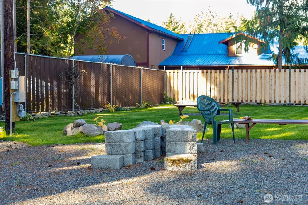 105 Holiday Lane Packwood, WA 98361