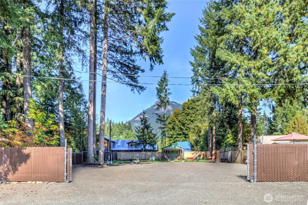 105 Holiday Lane Packwood, WA 98361