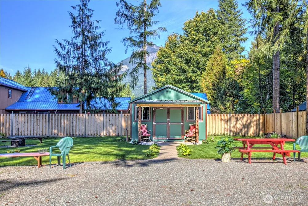 105 Holiday Lane Packwood, WA 98361