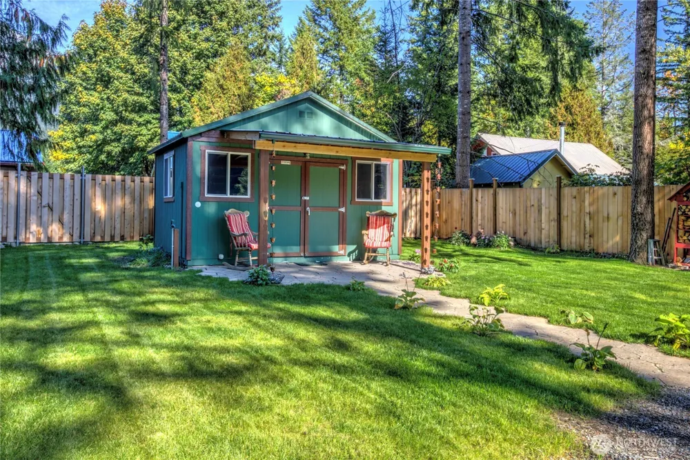 105 Holiday Lane Packwood, WA 98361