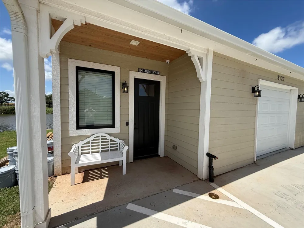 3127 Maverick Loop #26 Oyster Creek, TX 77541