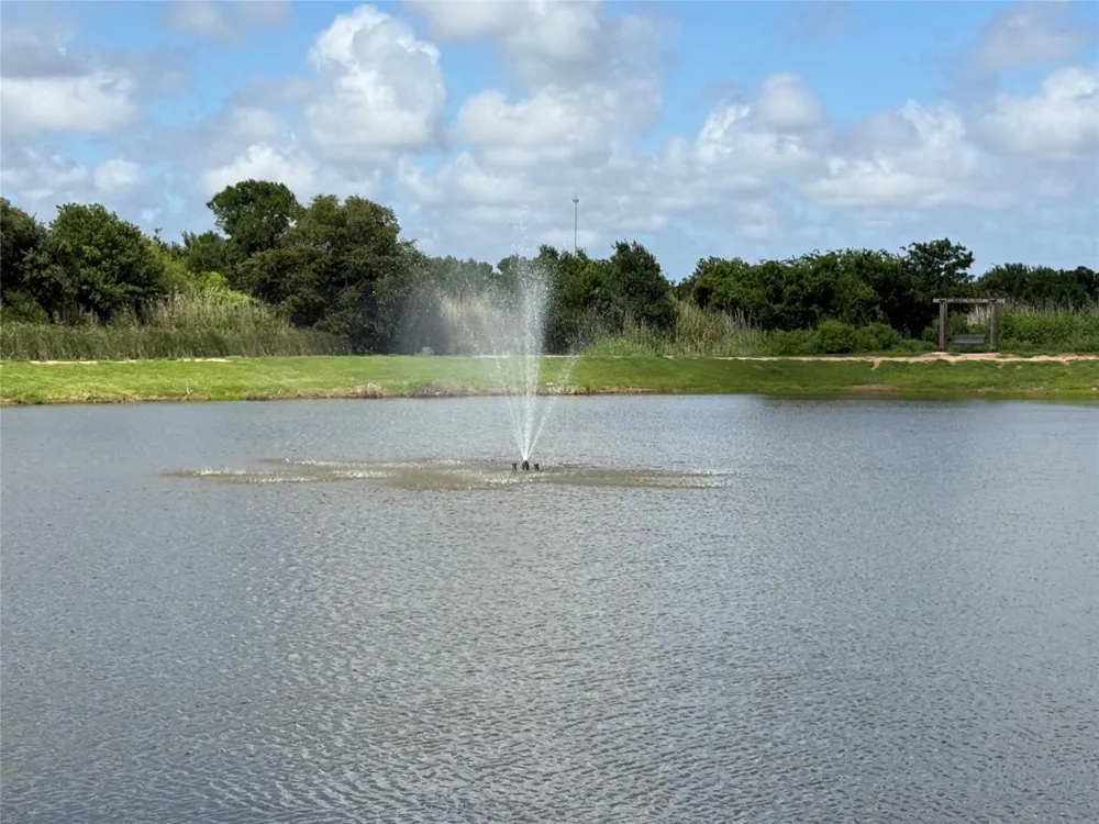 3127 Maverick Loop #26 Oyster Creek, TX 77541