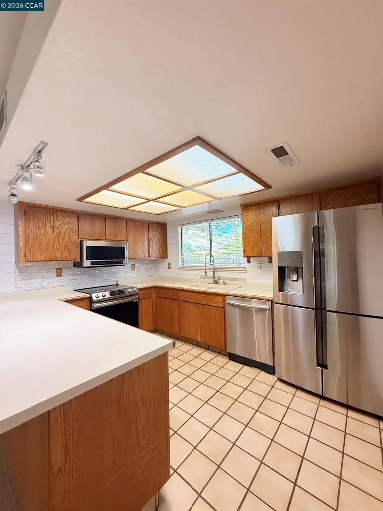 1640 San Vicente Ave Napa, CA 94558