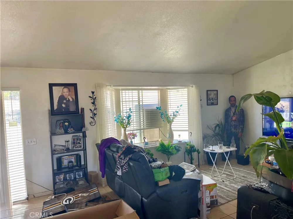 16131 Llanada Victorville, CA 92394