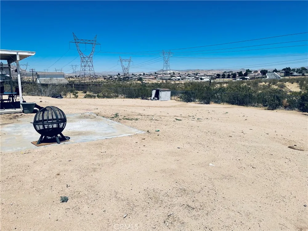 16131 Llanada Victorville, CA 92394