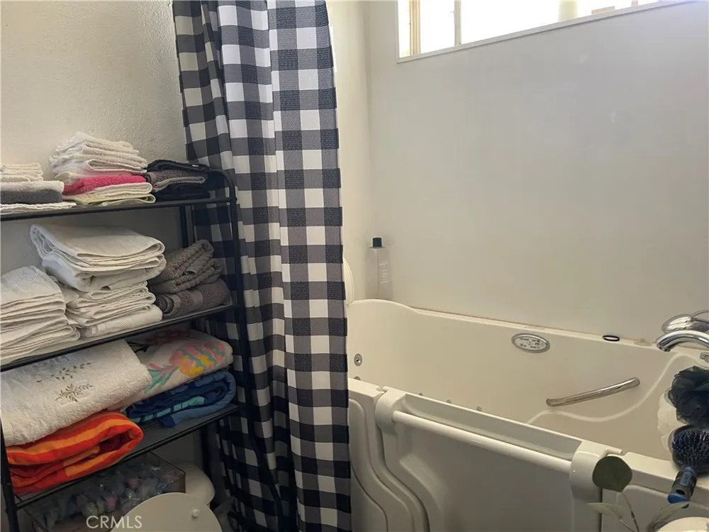 16131 Llanada Victorville, CA 92394