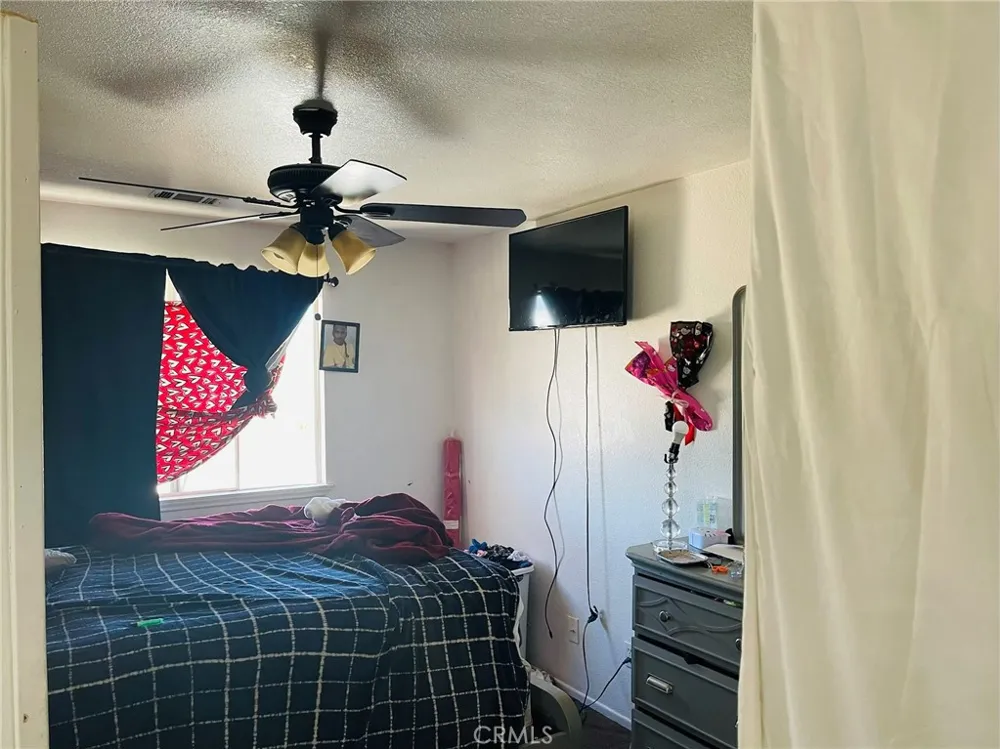 16131 Llanada Victorville, CA 92394