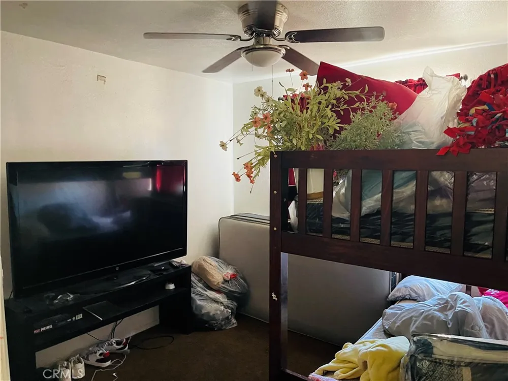 16131 Llanada Victorville, CA 92394